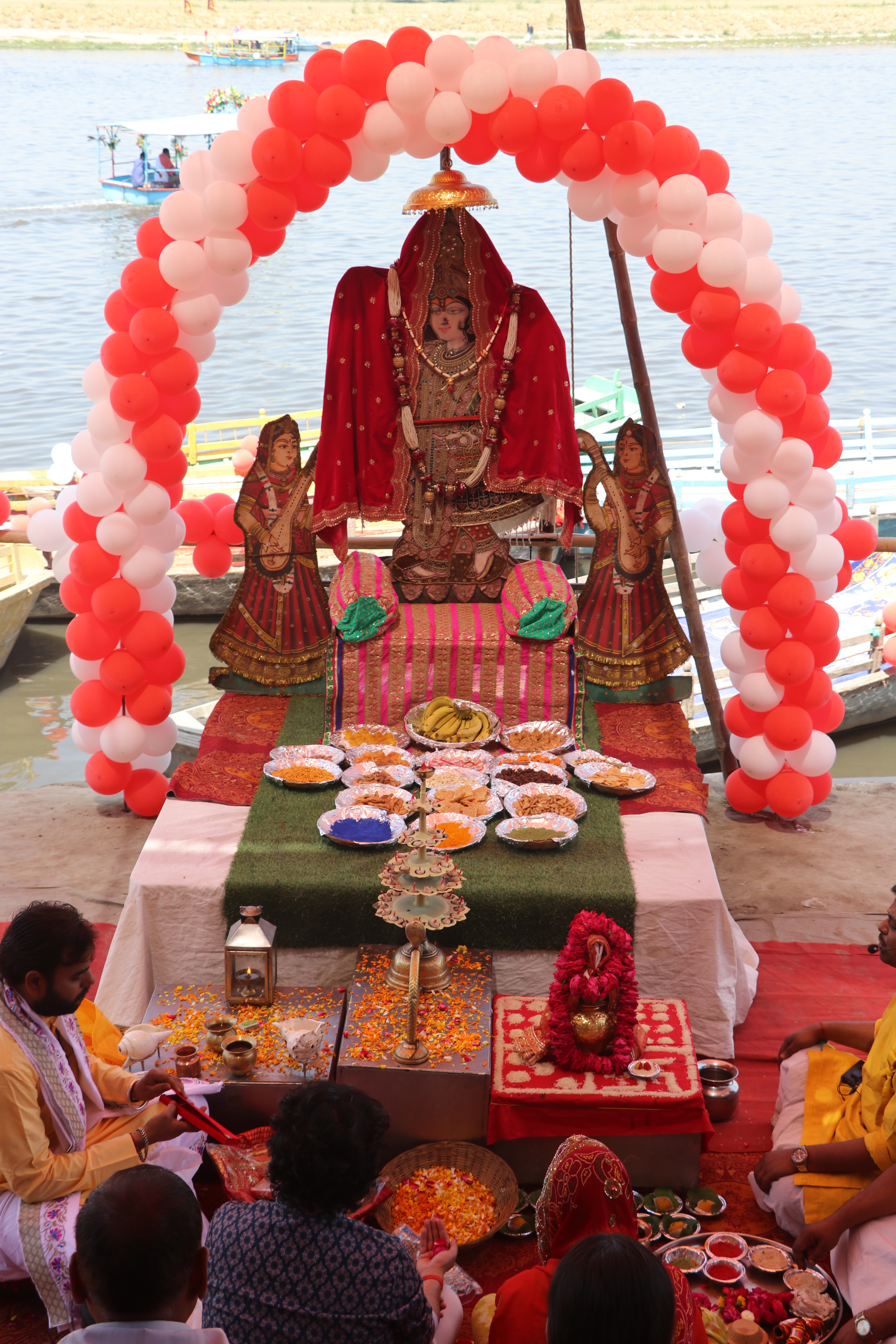 Shri Manmadhava Gaudeshwar Vaishnava Acharya Shri Aashrit Goswami Ji
